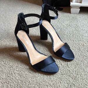 Gianni Bini Velvet Blue Heels